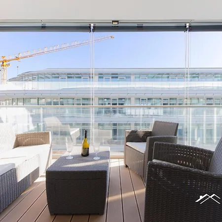 Waterfront Luxury Studio, Free Parking, Ac, Netflix & Wifi By Tilo Lux Cenova