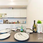 Waterfront Luxury Studio, Free Parking, Ac, Netflix & Wifi By Tilo Lux 아파트 제노바