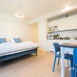 Waterfront Luxury Studio, Free Parking, Ac, Netflix & Wifi By Tilo Lux 아파트