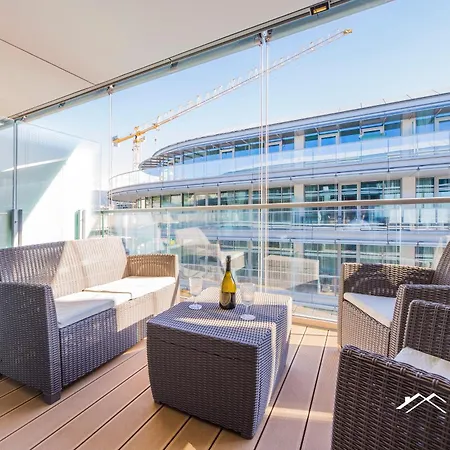 Waterfront Luxury Studio, Free Parking, Ac, Netflix & Wifi By Tilo Lux Lejlighed