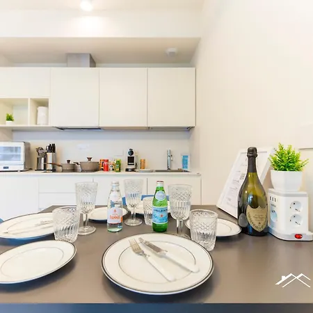 Waterfront Luxury Studio, Free Parking, Ac, Netflix & Wifi By Tilo Lux Apartment Genoa
