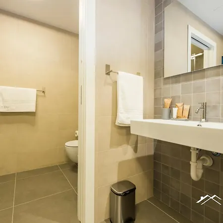 Waterfront Luxury Studio, Free Parking, Ac, Netflix & Wifi By Tilo Lux Genova