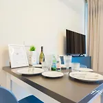 Waterfront Luxury Studio, Free Parking, Ac, Netflix & Wifi By Tilo Lux * Janov
