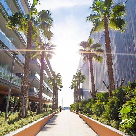 Waterfront Luxury Studio, Free Parking, Ac, Netflix & Wifi By Tilo Lux شقة *